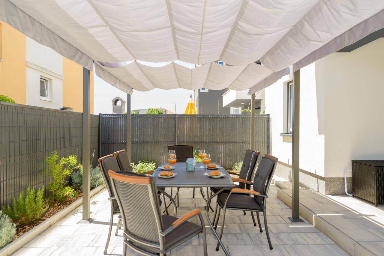 New, Private Heated Swimming Pool, Free Parking, Trogir Centar Appartement Buitenkant foto
