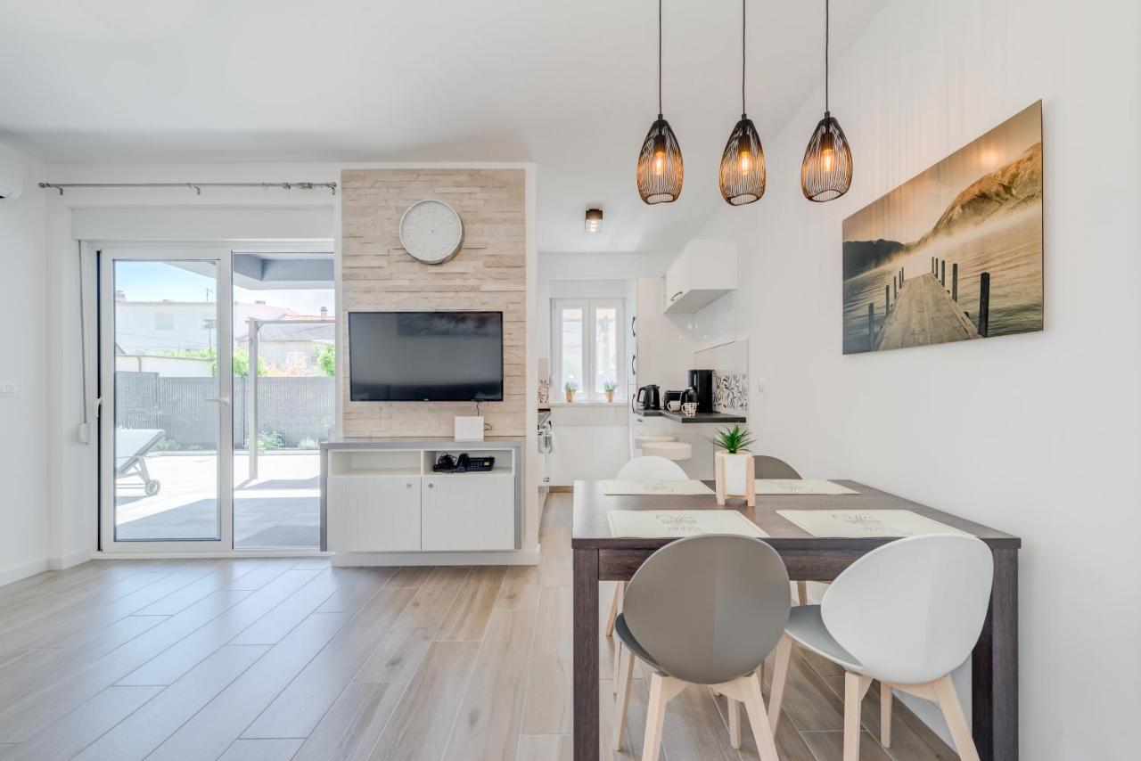 New, Private Heated Swimming Pool, Free Parking, Trogir Centar Appartement Buitenkant foto
