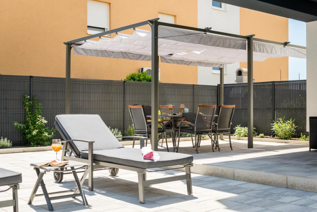 New, Private Heated Swimming Pool, Free Parking, Trogir Centar Appartement Buitenkant foto