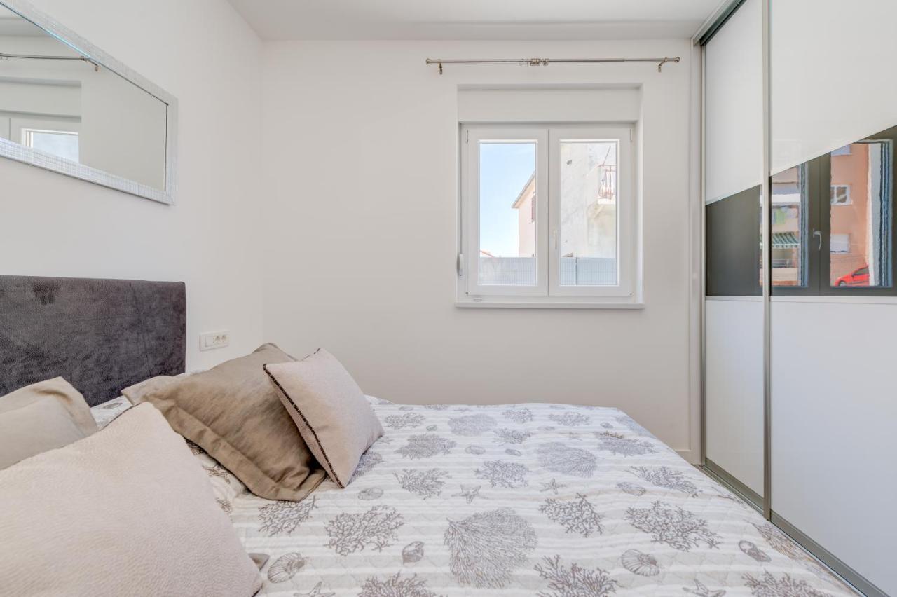New, Private Heated Swimming Pool, Free Parking, Trogir Centar Appartement Buitenkant foto