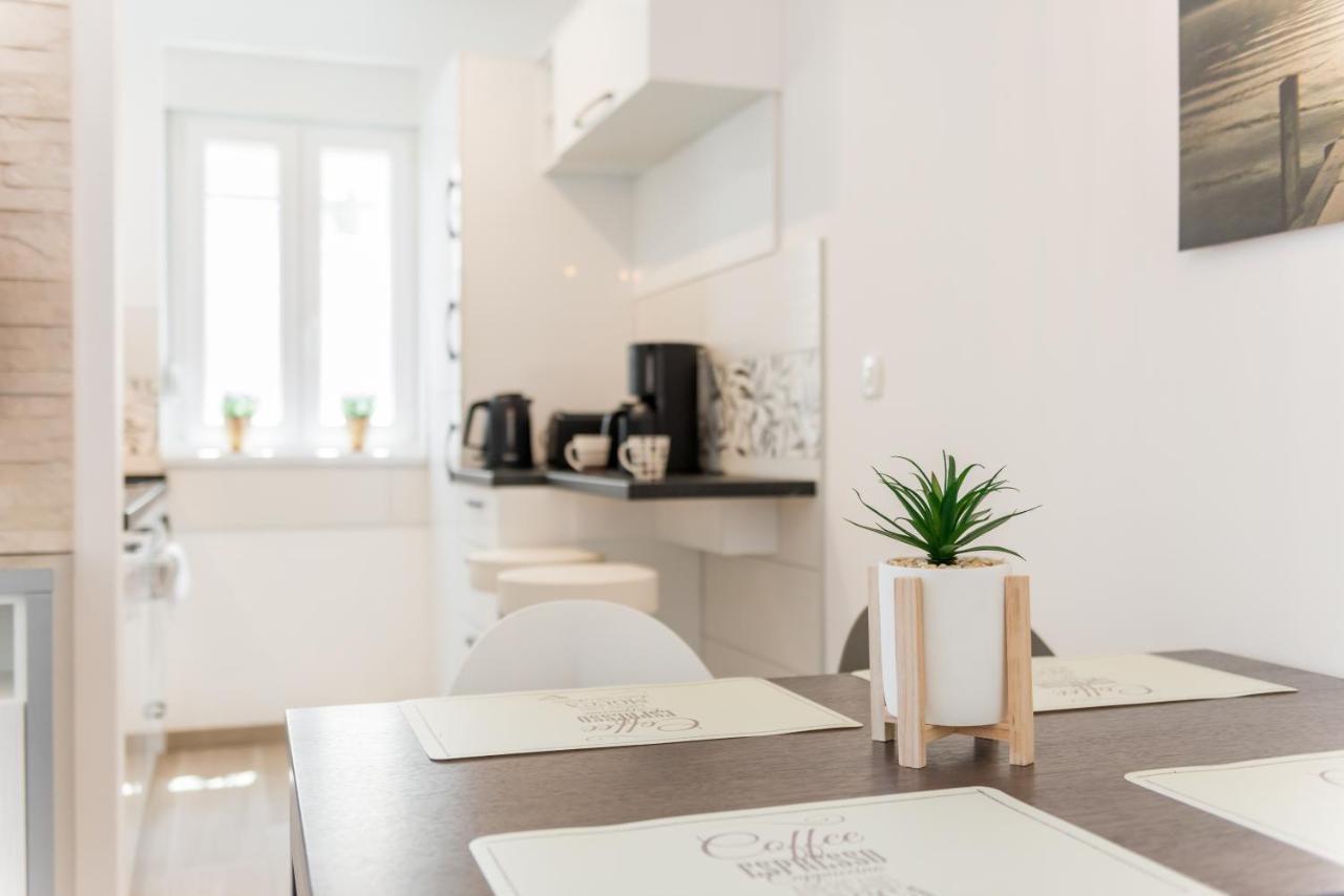 New, Private Heated Swimming Pool, Free Parking, Trogir Centar Appartement Buitenkant foto
