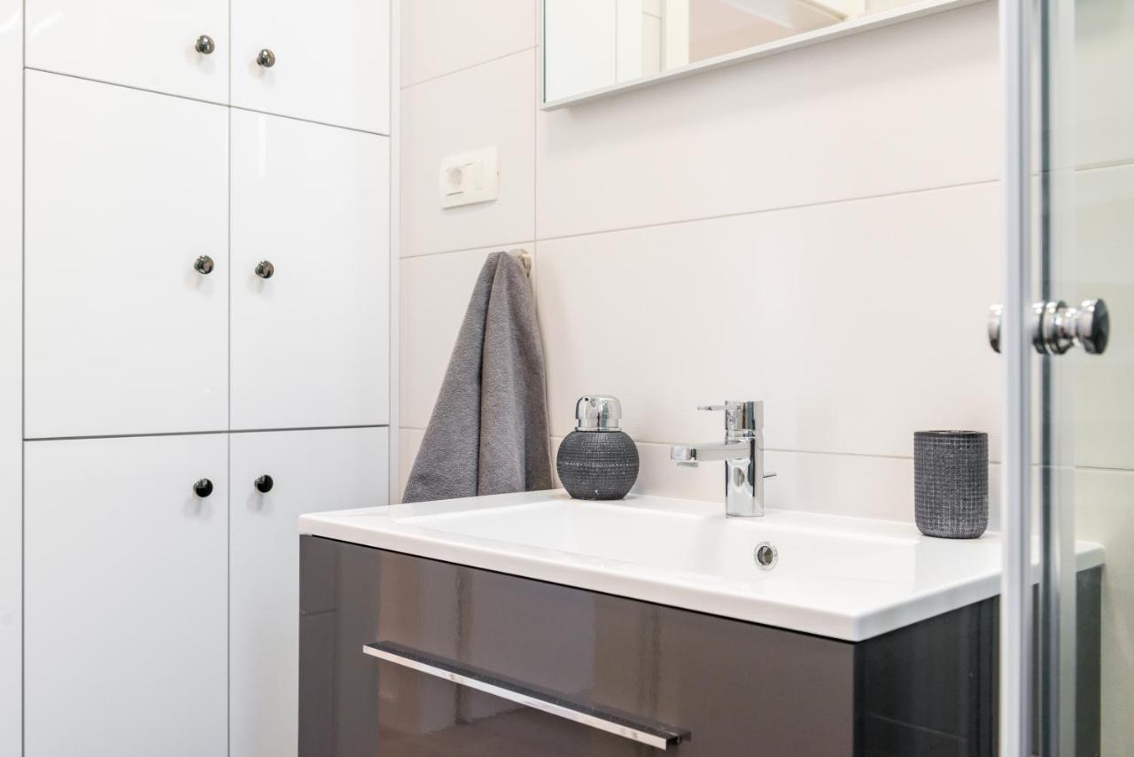New, Private Heated Swimming Pool, Free Parking, Trogir Centar Appartement Buitenkant foto