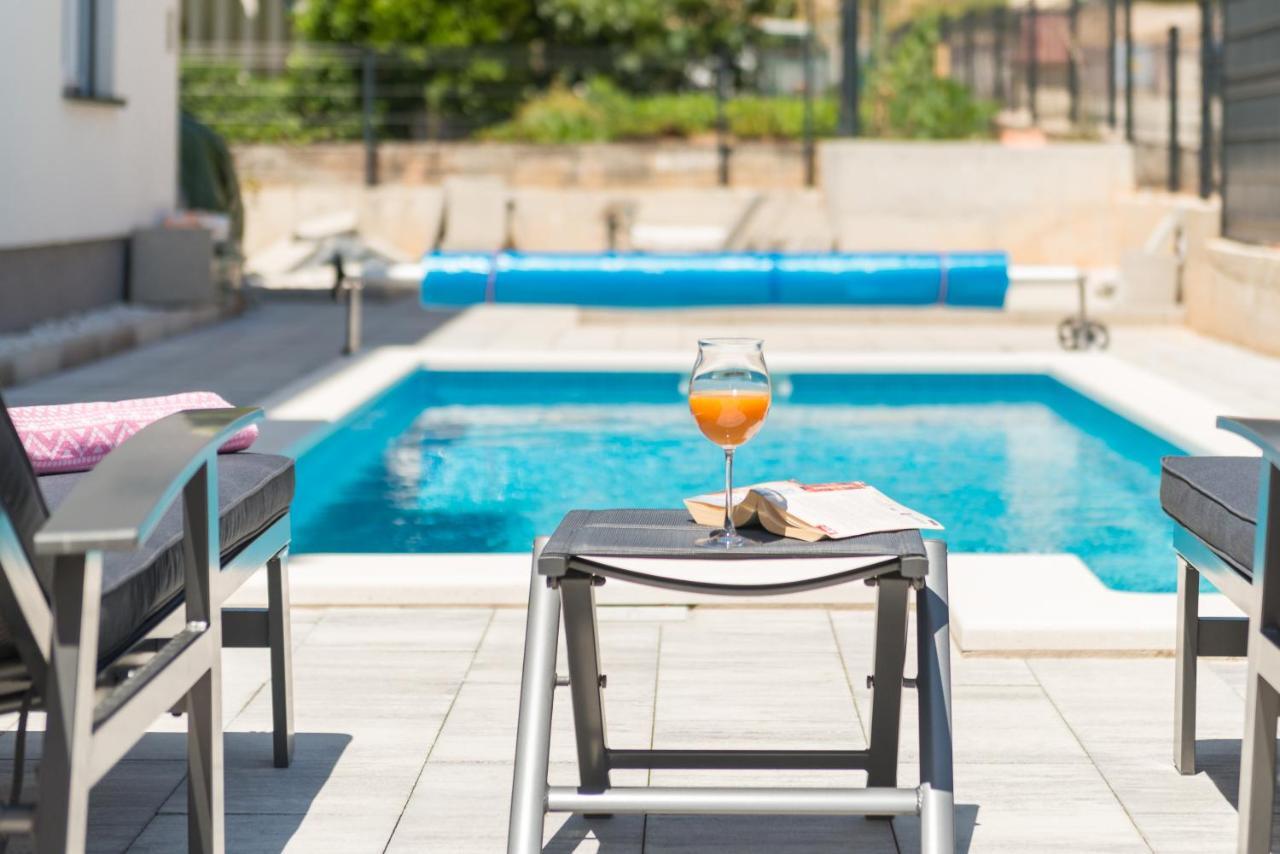 New, Private Heated Swimming Pool, Free Parking, Trogir Centar Appartement Buitenkant foto