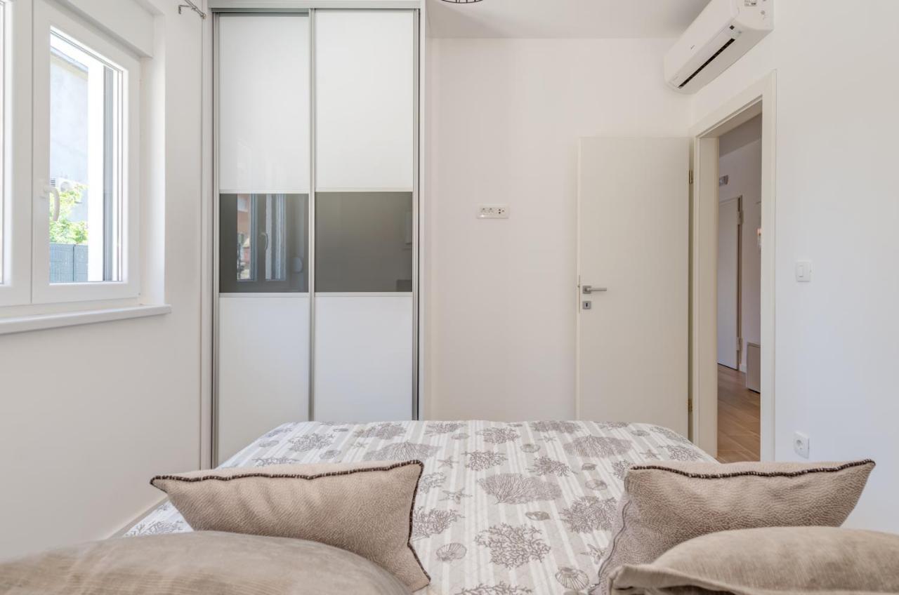 New, Private Heated Swimming Pool, Free Parking, Trogir Centar Appartement Buitenkant foto